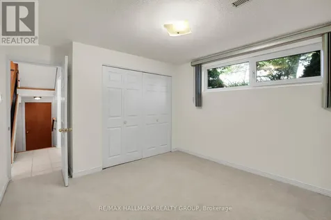 37 Lyall Street Ottawa ON K2E 5G7