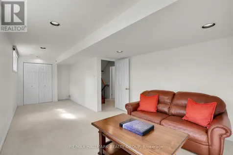 37 Lyall Street Ottawa ON K2E 5G7
