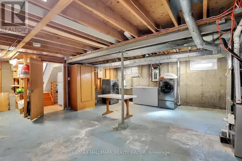 37 Lyall Street Ottawa ON K2E 5G7