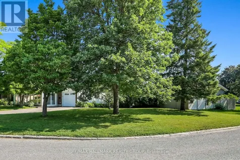 37 Lyall Street Ottawa ON K2E 5G7