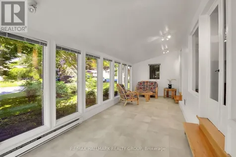 37 Lyall Street Ottawa ON K2E 5G7
