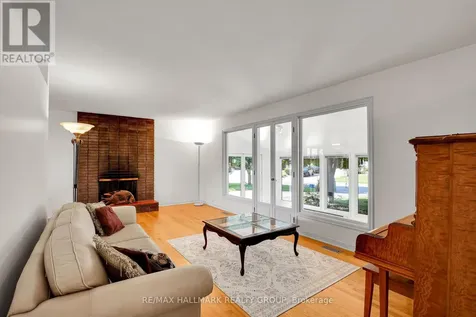 37 Lyall Street Ottawa ON K2E 5G7