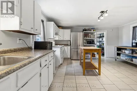 26 Delhi Street Brockville ON K6V 4H3