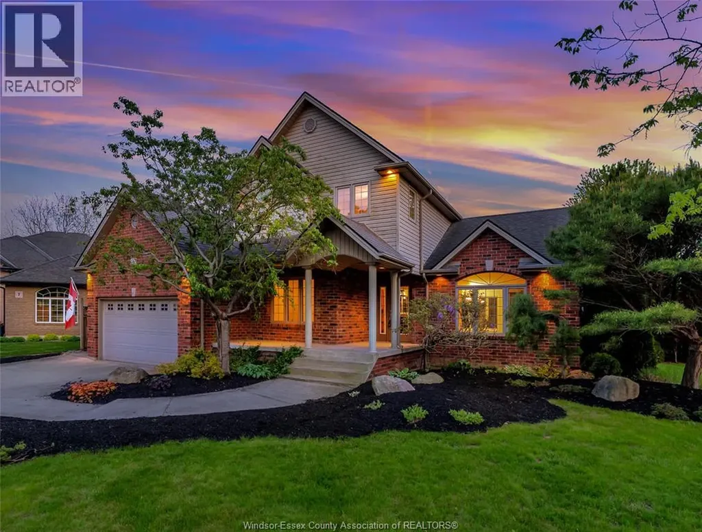 9 Creekview Court Kingsville ON N9Y 4E5