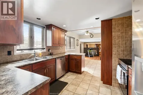 2870 Glenwood Avenue Windsor ON N9E 2X8