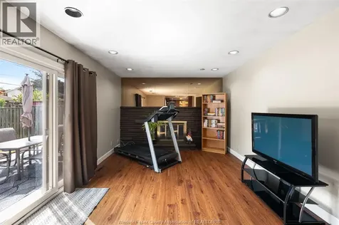 2870 Glenwood Avenue Windsor ON N9E 2X8
