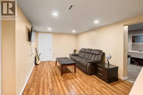 2870 Glenwood Avenue Windsor ON N9E 2X8