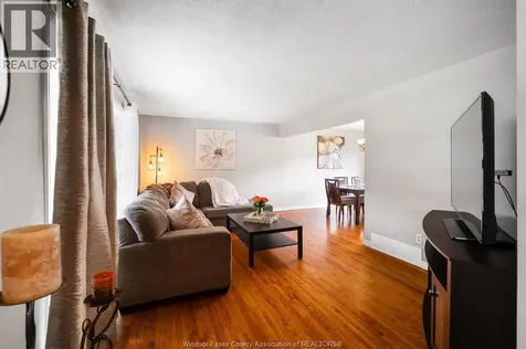2870 Glenwood Avenue Windsor ON N9E 2X8