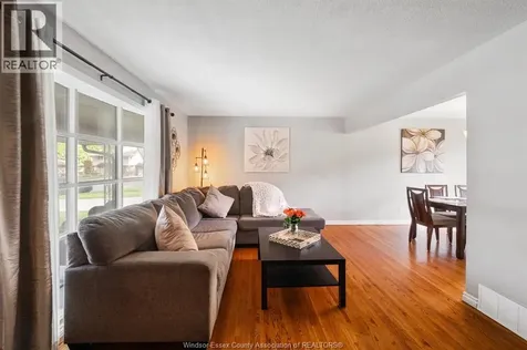 2870 Glenwood Avenue Windsor ON N9E 2X8