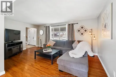 2870 Glenwood Avenue Windsor ON N9E 2X8