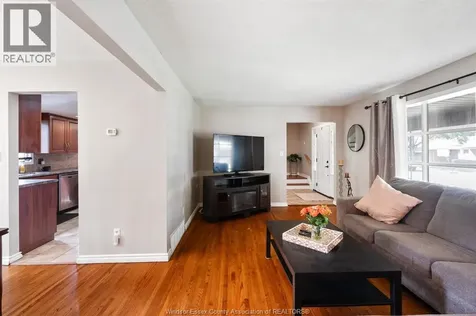 2870 Glenwood Avenue Windsor ON N9E 2X8