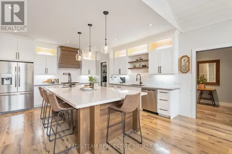 116 Mamie Avenue Wasaga Beach ON L9Z 2P6