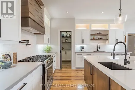 116 Mamie Avenue Wasaga Beach ON L9Z 2P6