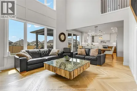 42 Rosewood Crescent Chatham ON N7M 0V4