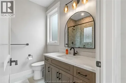 42 Rosewood Crescent Chatham ON N7M 0V4
