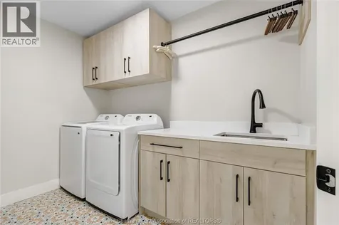 42 Rosewood Crescent Chatham ON N7M 0V4