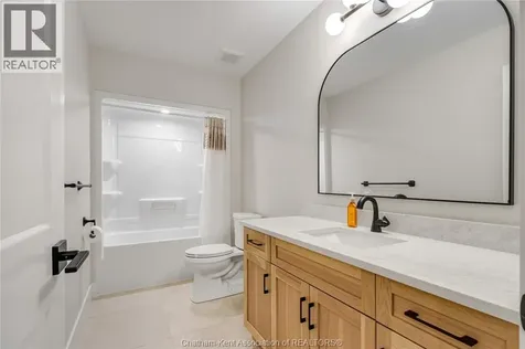 42 Rosewood Crescent Chatham ON N7M 0V4