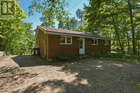 9 Cameron Road Heyden ON P6A 5K7