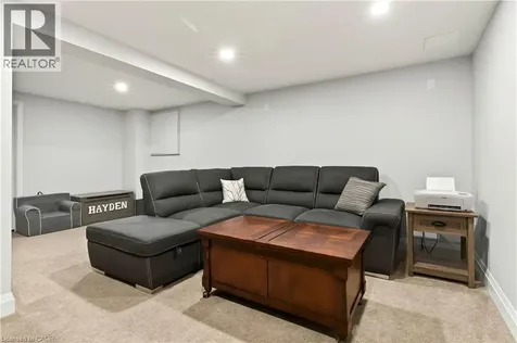 2185 Fairchild Boulevard Burlington ON L7P 3P6