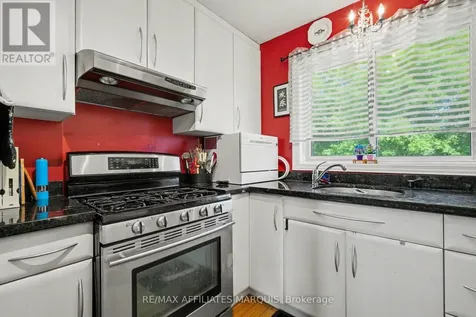 7496 Roger Stevens Drive Montague ON K7A 4X9