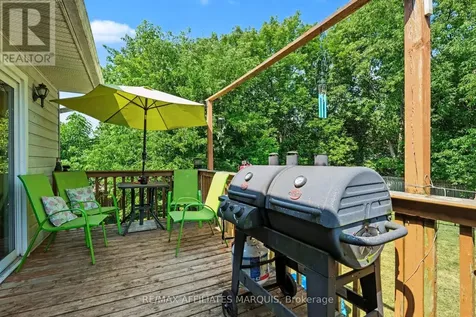 7496 Roger Stevens Drive Montague ON K7A 4X9