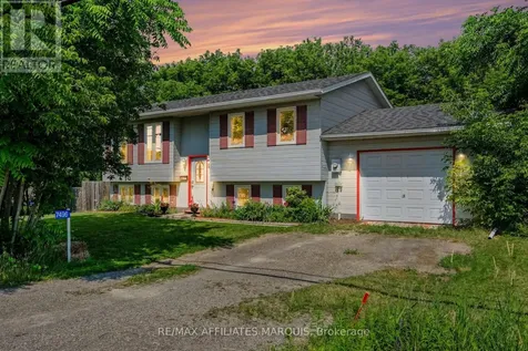7496 Roger Stevens Drive Montague ON K7A 4X9