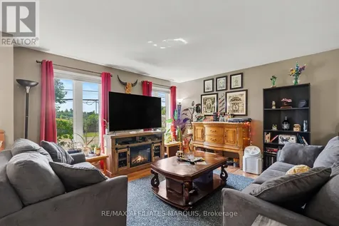7496 Roger Stevens Drive Montague ON K7A 4X9