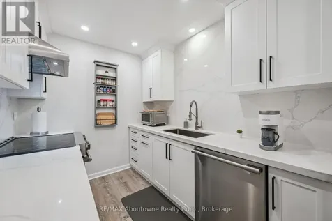 637 Lomond Crescent Burlington (shoreacres) ON L7L 2N8