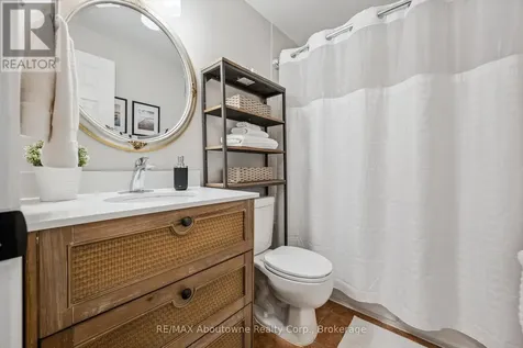 637 Lomond Crescent Burlington (shoreacres) ON L7L 2N8