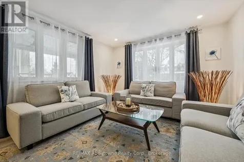 637 Lomond Crescent Burlington (shoreacres) ON L7L 2N8