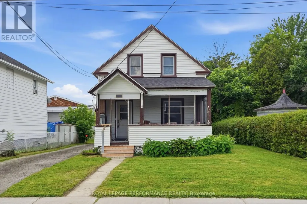178 Nelson Street East Hawkesbury ON K6A 1L8