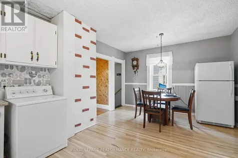 178 Nelson Street East Hawkesbury ON K6A 1L8