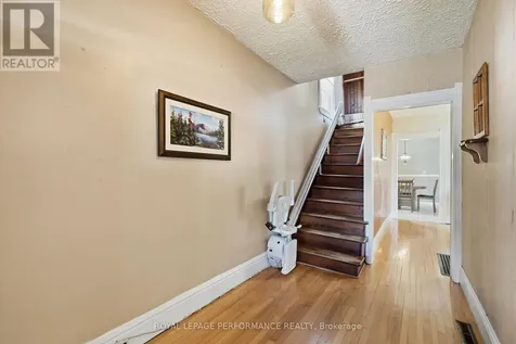 178 Nelson Street East Hawkesbury ON K6A 1L8