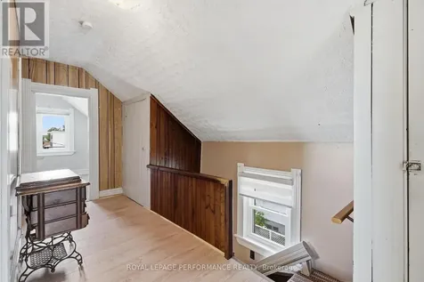 178 Nelson Street East Hawkesbury ON K6A 1L8