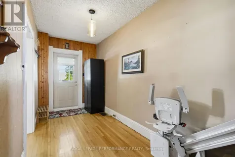 178 Nelson Street East Hawkesbury ON K6A 1L8