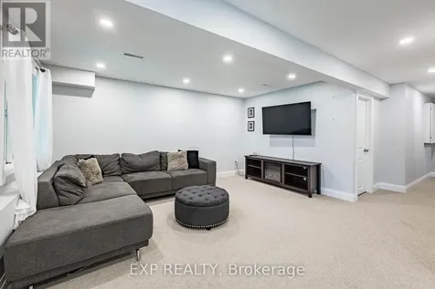 63 Wood Grove Crescent Cambridge ON N1T 2A1