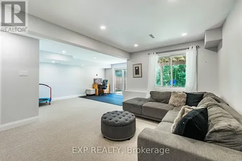 63 Wood Grove Crescent Cambridge ON N1T 2A1