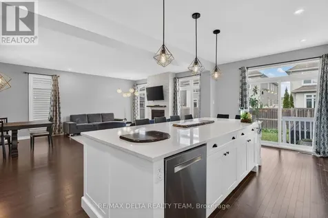 2834 Grand Canal Street Ottawa ON K2J 6E4