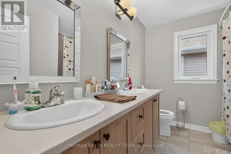 2834 Grand Canal Street Ottawa ON K2J 6E4