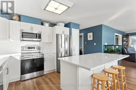 604 Champlain Road Tiny ON L9M 0C2