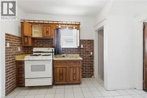 53 Albert Street Welland ON L3B 4L3
