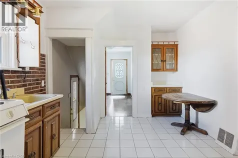 53 Albert Street Welland ON L3B 4L3
