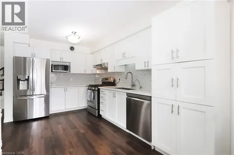 14 Donnenwerth Drive Kitchener ON N2E 3X3