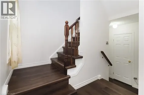 14 Donnenwerth Drive Kitchener ON N2E 3X3
