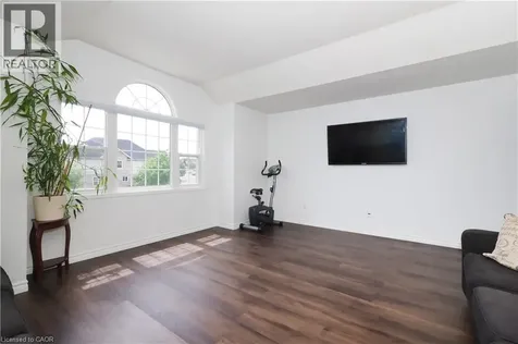 14 Donnenwerth Drive Kitchener ON N2E 3X3