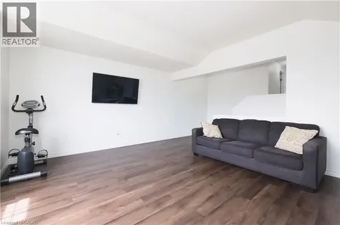 14 Donnenwerth Drive Kitchener ON N2E 3X3