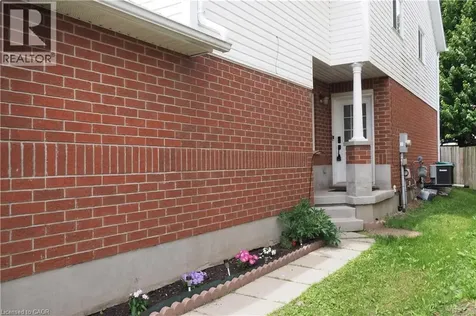 14 Donnenwerth Drive Kitchener ON N2E 3X3