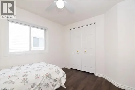 14 Donnenwerth Drive Kitchener ON N2E 3X3