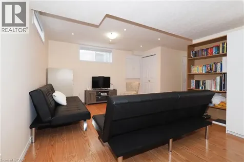 14 Donnenwerth Drive Kitchener ON N2E 3X3