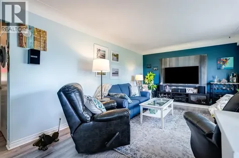 27 Mersea Road 12 Leamington ON N8H 3V4